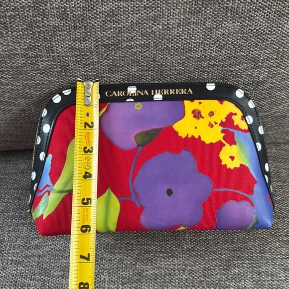 Carolina Herrera Red Floral Women's Makeup Bag Pouch New - Picture 9 of 12